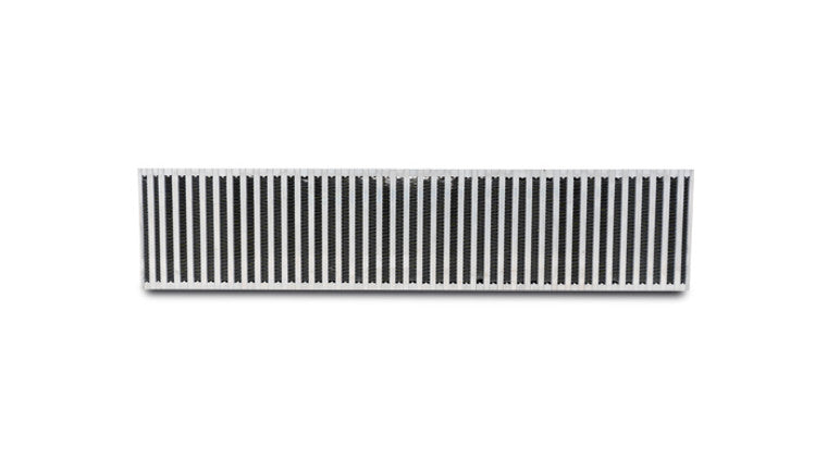 Noyau d'intercooler à flux vertical, largeur de 27 pouces x hauteur de 6 pouces x épaisseur de 4,5 pouces.