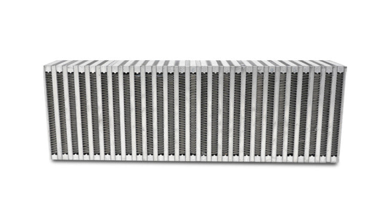 Noyau d'intercooler à flux vertical, 18 pouces de largeur x 6 pouces de hauteur x 3,5 pouces d'épaisseur.