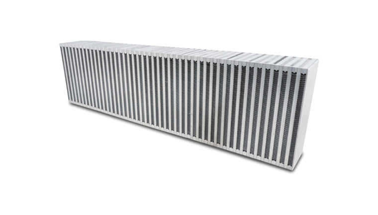 Noyau d'intercooler à flux vertical, largeur de 24 pouces x hauteur de 6 pouces x épaisseur de 3,5 pouces.
