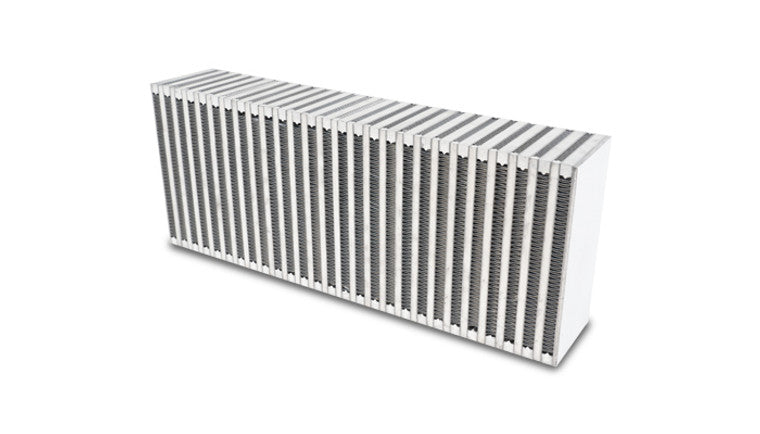 Noyau d'intercooler à flux vertical, 18" de largeur x 8" de hauteur x 3,5" d'épaisseur.